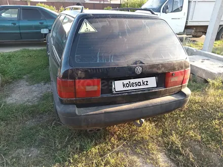 Volkswagen Passat 1995 года за 2 000 000 тг. в Уральск – фото 5