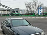 Mercedes-Benz C 180 1997 года за 1 800 000 тг. в Алматы – фото 3