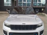 Jeep Grand Cherokee 2022 годаүшін32 800 000 тг. в Актобе – фото 2