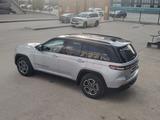 Jeep Grand Cherokee 2022 годаүшін32 800 000 тг. в Актобе – фото 5