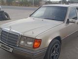 Mercedes-Benz E 220 1988 годаүшін1 350 000 тг. в Шардара – фото 2