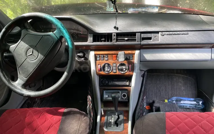 Mercedes-Benz E 230 1993 года за 350 000 тг. в Алматы