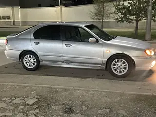 Nissan Primera, 2001