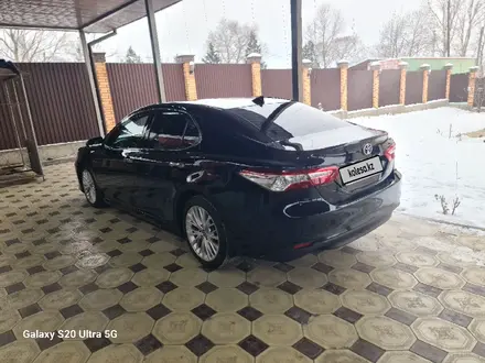 Toyota Camry 2020 года за 15 000 000 тг. в Алматы – фото 2