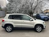 Volkswagen Tiguan 2015 года за 6 900 000 тг. в Алматы – фото 4