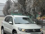 Volkswagen Tiguan 2015 года за 6 900 000 тг. в Алматы