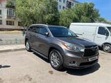 Toyota Highlander 2014 года за 17 500 000 тг. в Астана