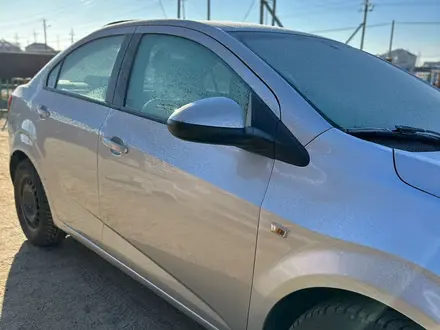 Chevrolet Aveo 2013 года за 3 800 000 тг. в Актобе – фото 3