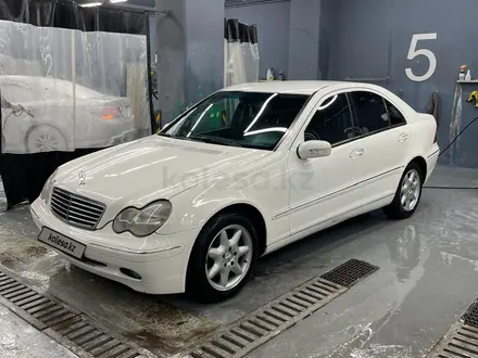 Mercedes-Benz C 240 2001 года за 3 999 000 тг. в Астана