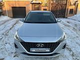 Hyundai Accent 2021 года за 8 300 000 тг. в Уральск – фото 2