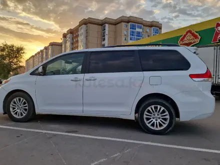 Toyota Sienna 2014 года за 9 000 000 тг. в Уральск – фото 2