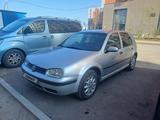 Volkswagen Golf 2001 года за 1 500 000 тг. в Астана