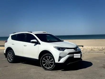 Toyota RAV4 2019 года за 13 000 000 тг. в Актау