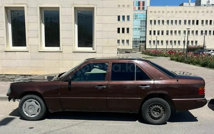 Mercedes-Benz E 230 1990 года за 500 000 тг. в Алматы