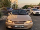 Toyota Camry 1998 годаүшін2 400 000 тг. в Алматы – фото 2