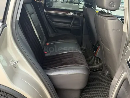 Volkswagen Touareg 2006 года за 5 000 000 тг. в Алматы – фото 6