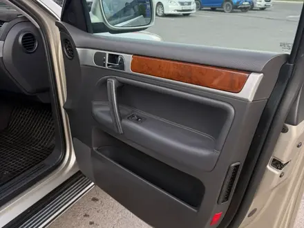Volkswagen Touareg 2006 года за 5 000 000 тг. в Алматы – фото 7