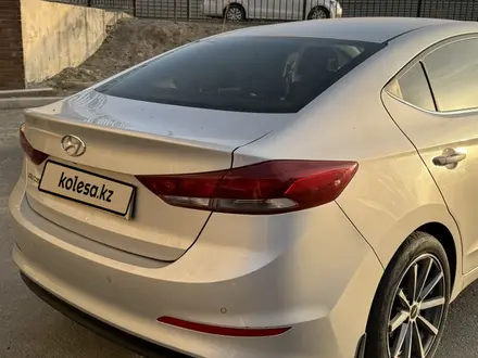 Hyundai Elantra 2017 года за 7 700 000 тг. в Атырау – фото 6