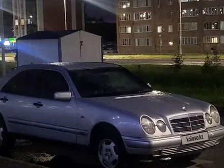 Mercedes-Benz E 200 1998 года за 3 000 000 тг. в Усть-Каменогорск – фото 4