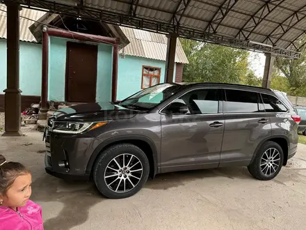 Toyota Highlander 2017 года за 16 000 000 тг. в Шымкент