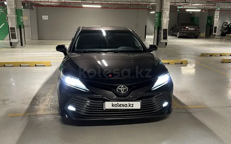 Toyota Camry 2019 года за 13 000 000 тг. в Астана