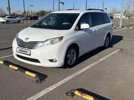 Toyota Sienna 2016 года за 14 450 000 тг. в Астана