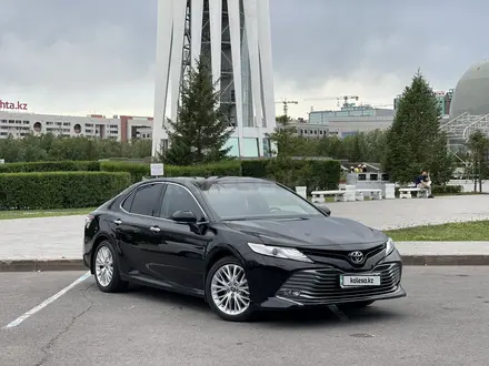 Toyota Camry 2019 года за 15 500 000 тг. в Астана