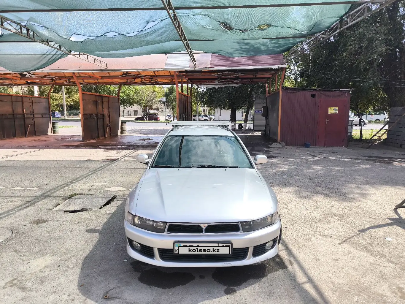 Mitsubishi Galant, 2001