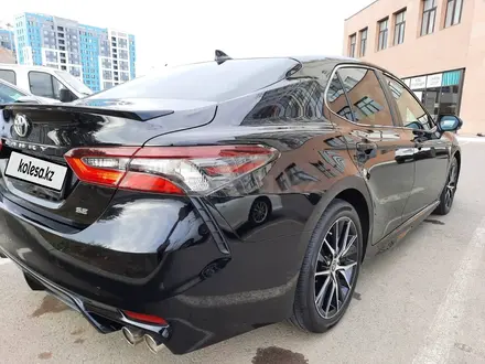 Toyota Camry 2022 года за 14 000 000 тг. в Астана – фото 22