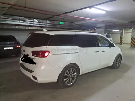 Kia Carnival 2019 года за 11 000 000 тг. в Аксай – фото 7