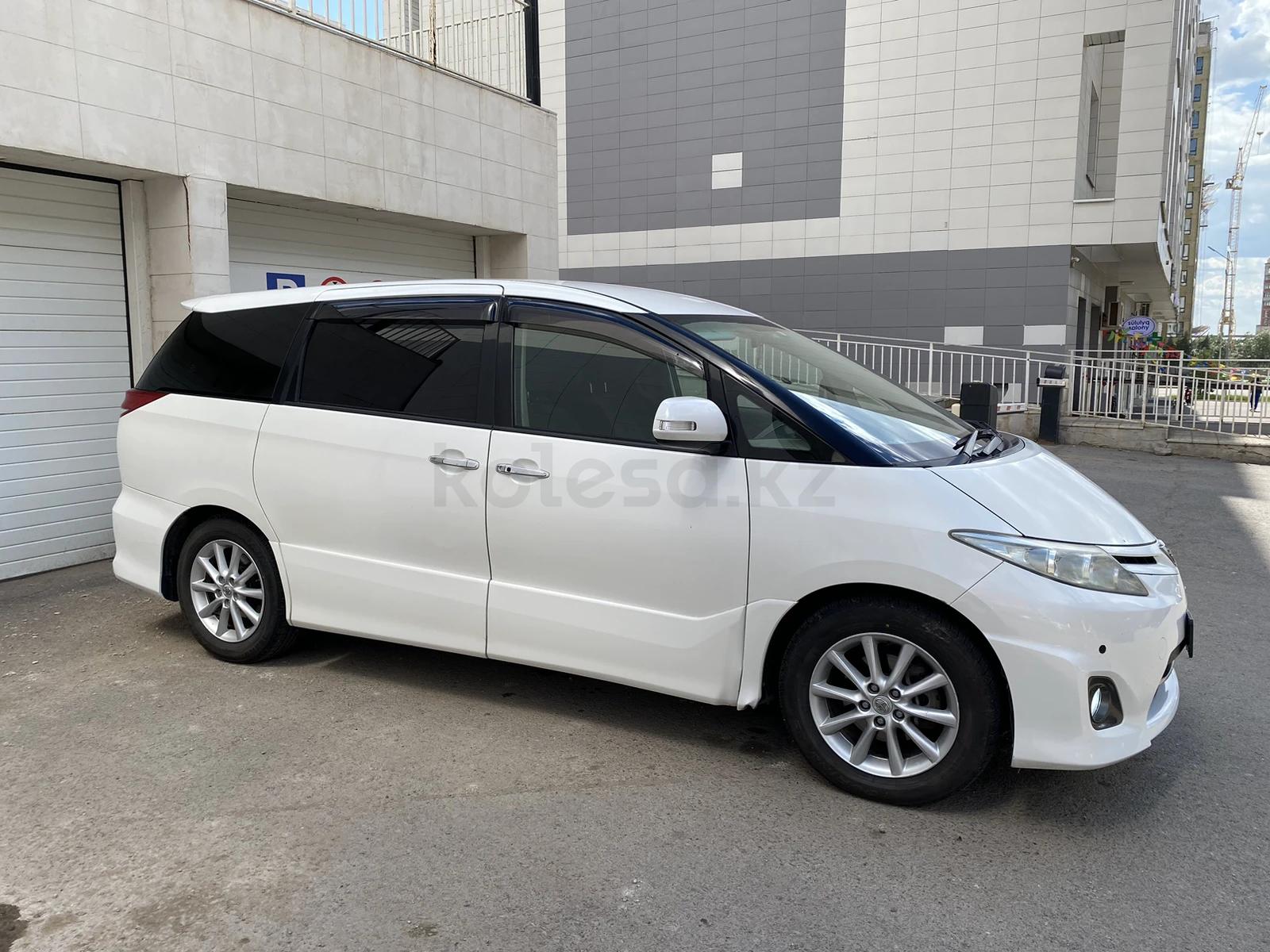 Toyota Estima 2011 г.