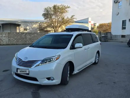 Toyota Sienna 2015 года за 18 000 000 тг. в Актау