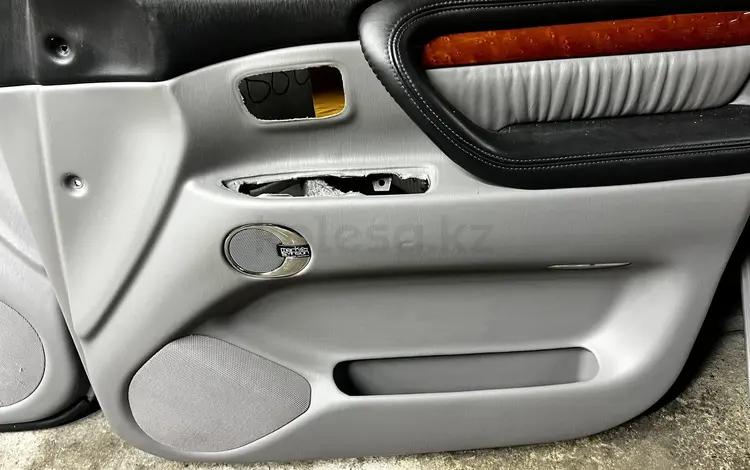 Обшивки дверей lx470, Land Cruiser 100 за 6 000 тг. в Алматы