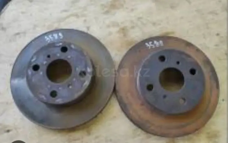 Тормозные диски за 5 021 тг. в Жезказган