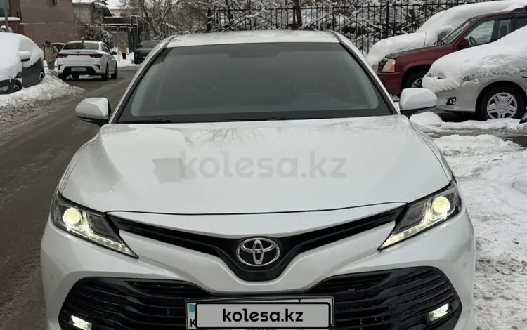 Toyota Camry 2018 года за 12 200 000 тг. в Алматы