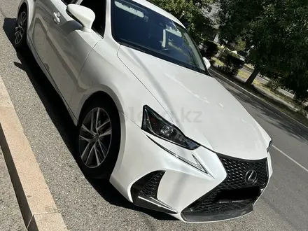 Lexus IS 300 2019 года за 16 300 000 тг. в Алматы – фото 4