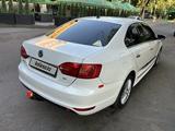 Volkswagen Jetta 2014 года за 4 450 000 тг. в Алматы – фото 3