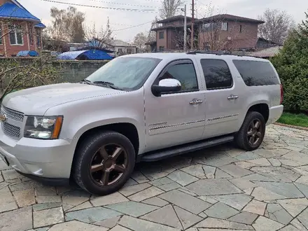 Chevrolet Suburban 2011 года за 18 000 000 тг. в Алматы