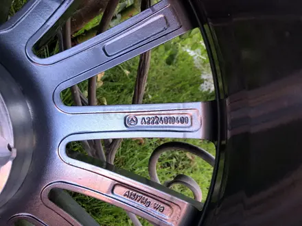 Оригинальные диски R20 AMG на Mercedes W222 S-Classe Мерседес за 720 000 тг. в Алматы – фото 8