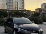 Hyundai Elantra 2018 года за 7 700 000 тг. в Атырау – фото 2