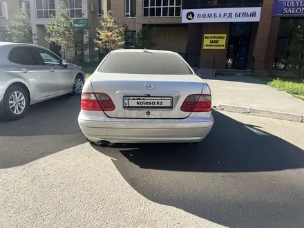 Mercedes-Benz CLK 230 1999 года за 2 500 000 тг. в Астана – фото 2