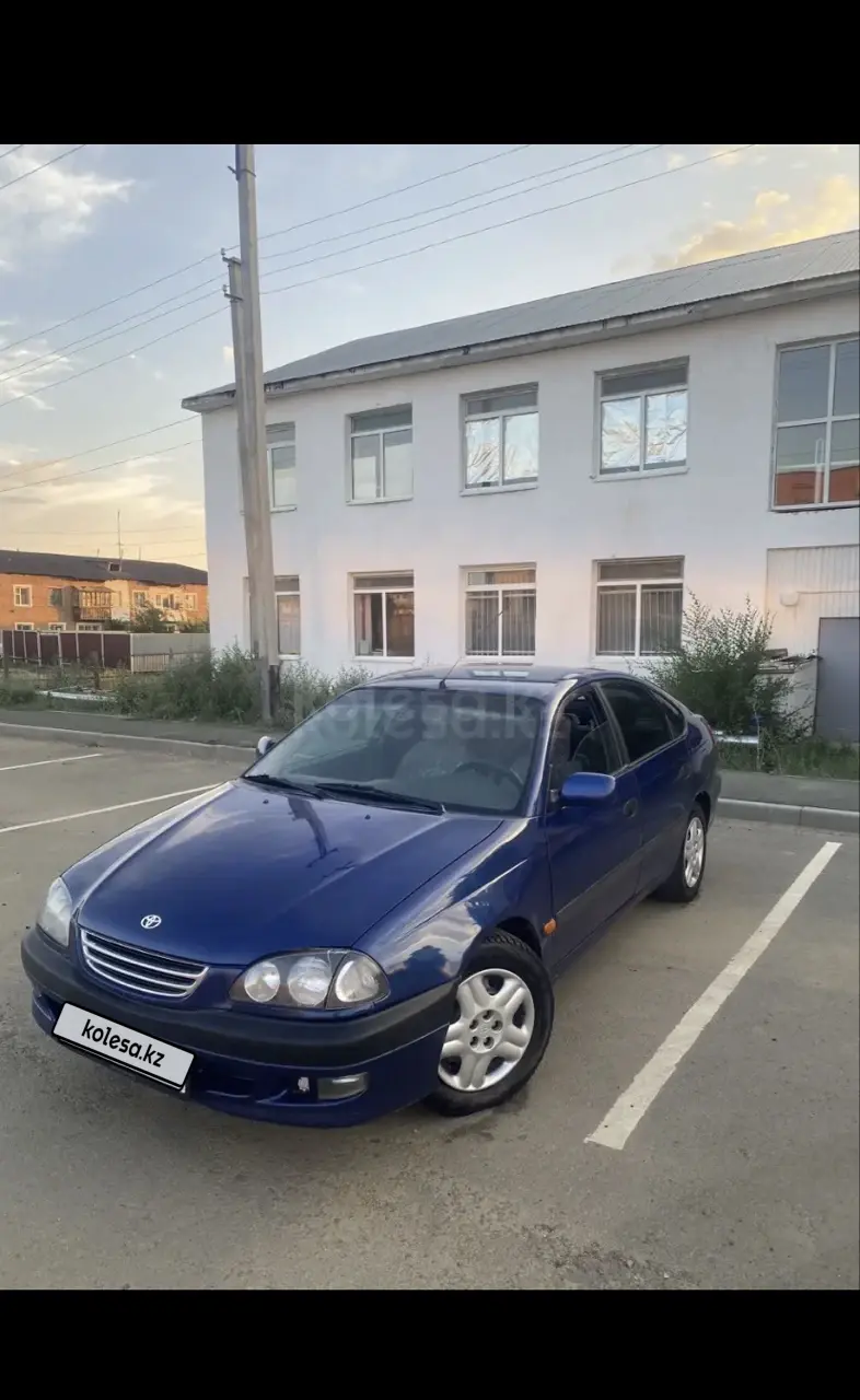 Toyota Avensis, 2001