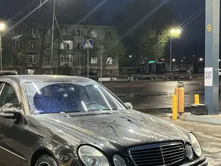 Mercedes-Benz E 320