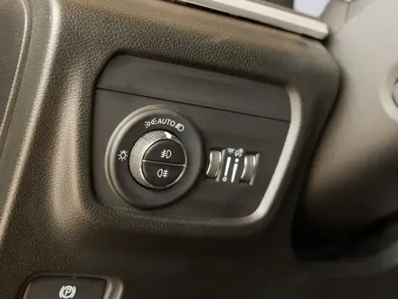 Jeep Grand Cherokee Limited 2023 года за 30 990 000 тг. в Алматы – фото 29