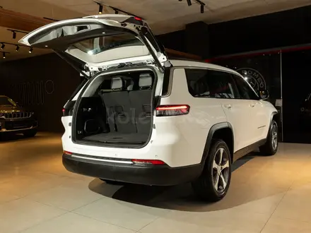 Jeep Grand Cherokee Limited 2023 года за 30 990 000 тг. в Алматы – фото 8