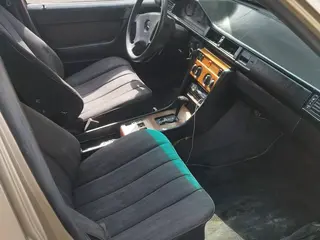 Mercedes-Benz E 260