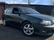 Toyota Avensis, 1999