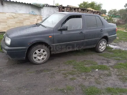 Volkswagen Vento 1992 года за 730 000 тг. в Саумалколь