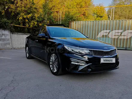 Kia K5 2018 года за 9 800 000 тг. в Алматы – фото 3