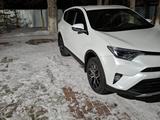 Toyota RAV4 2018 годаүшін14 500 000 тг. в Актобе – фото 3